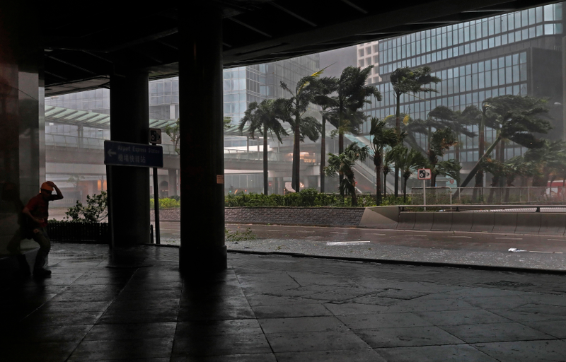 Illustration for article titled Caos y destrucción: así está siendo el paso del super ciclón Mangkhut en Hong Kong